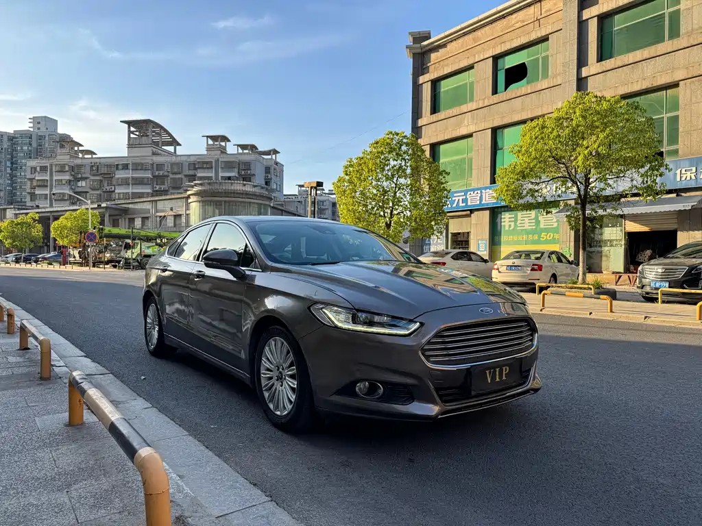 Mondeo 2.0 L GTDi200 Luxury