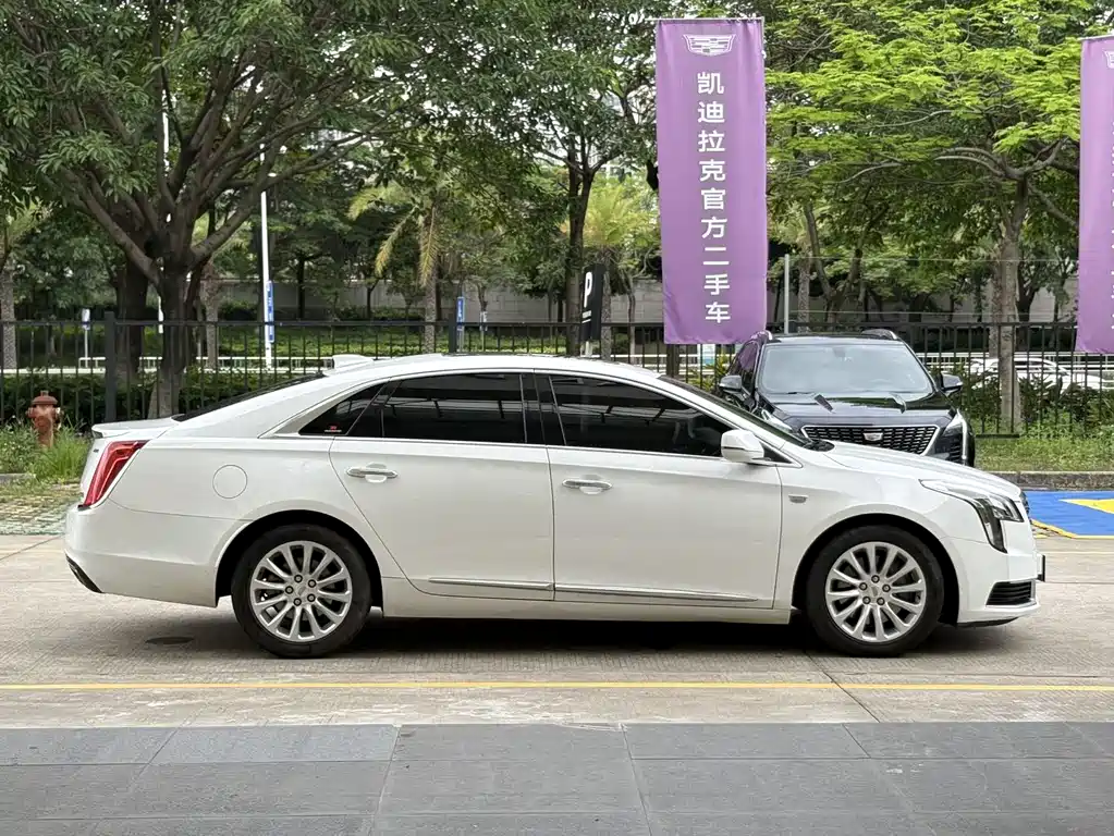 Cadillac XTS 28 T Tech
