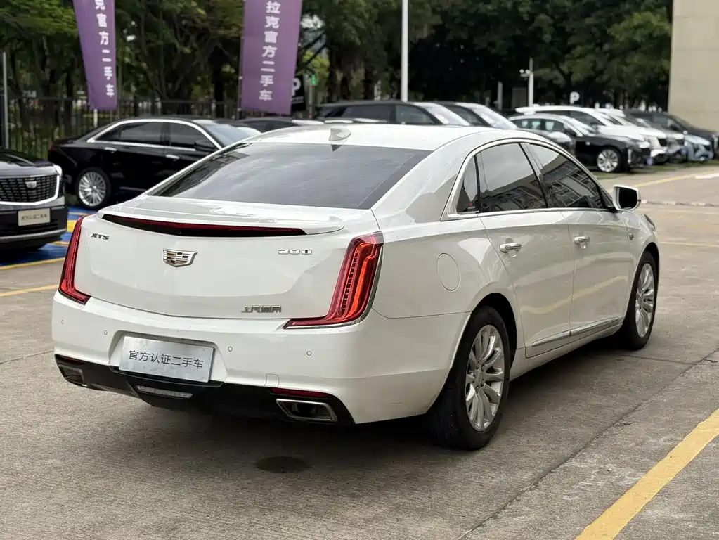 Cadillac XTS 28 T Tech