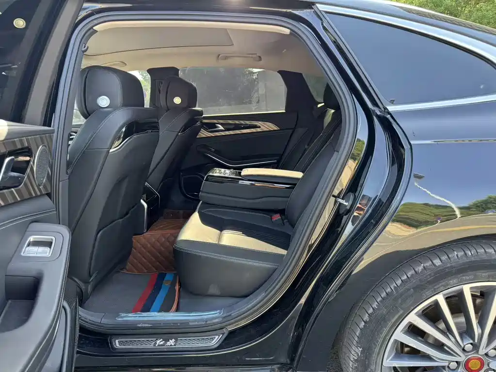 Hongqi H9 2.0 T Connected Flagship Enjoyment