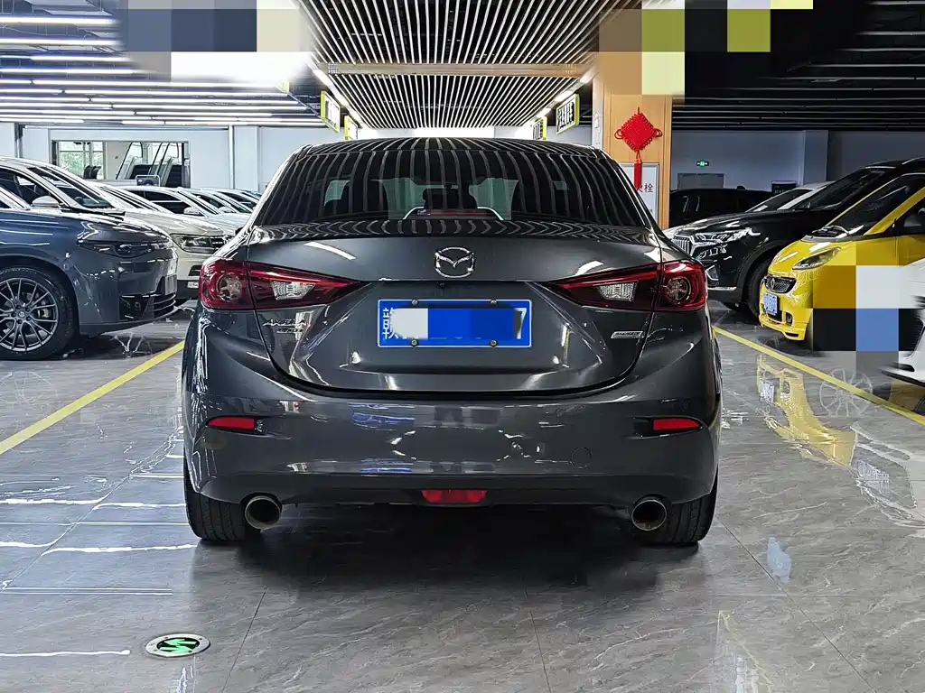 Mazda 3 Axela Sedan 2.0 L Auto Distinguished CN-V