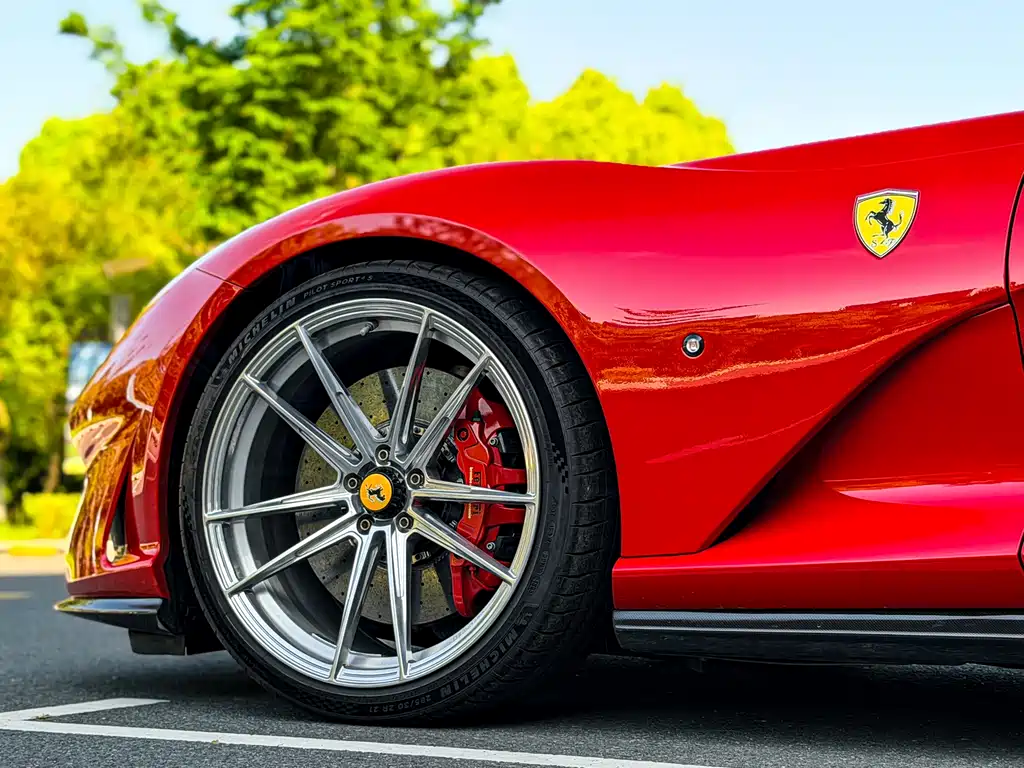 Ferrari 812 6.5 L Superfast