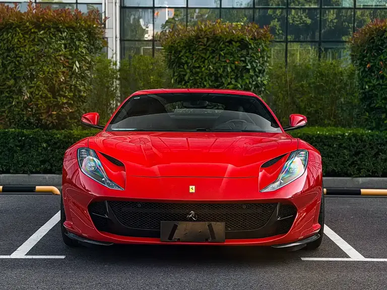 Ferrari 812 6.5 L Superfast