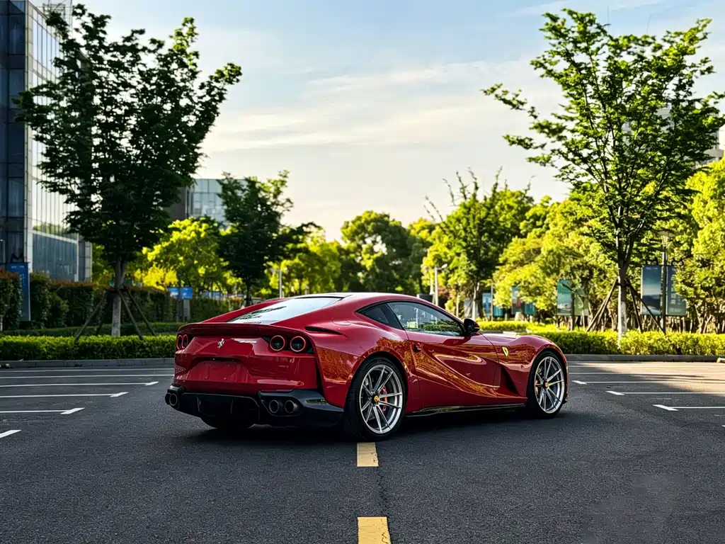 Ferrari 812 6.5 L Superfast