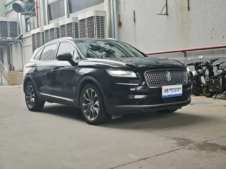 Lincoln Nautilus 2.0 T 4 WD Premium