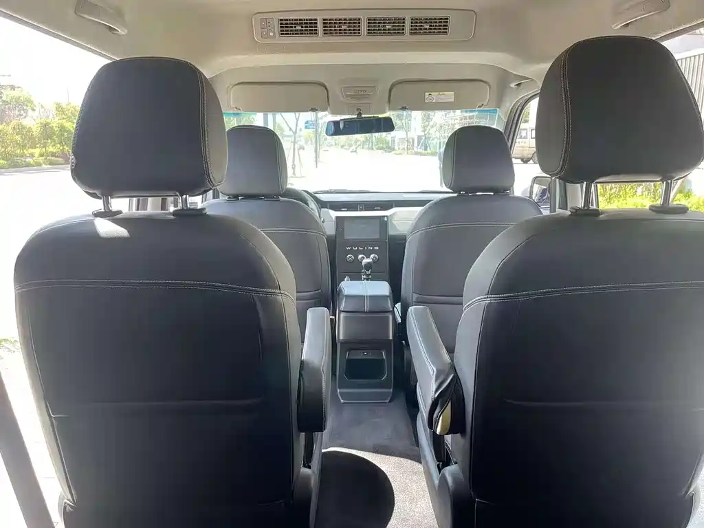 Wuling Journey 1.5 T Manual Luxury