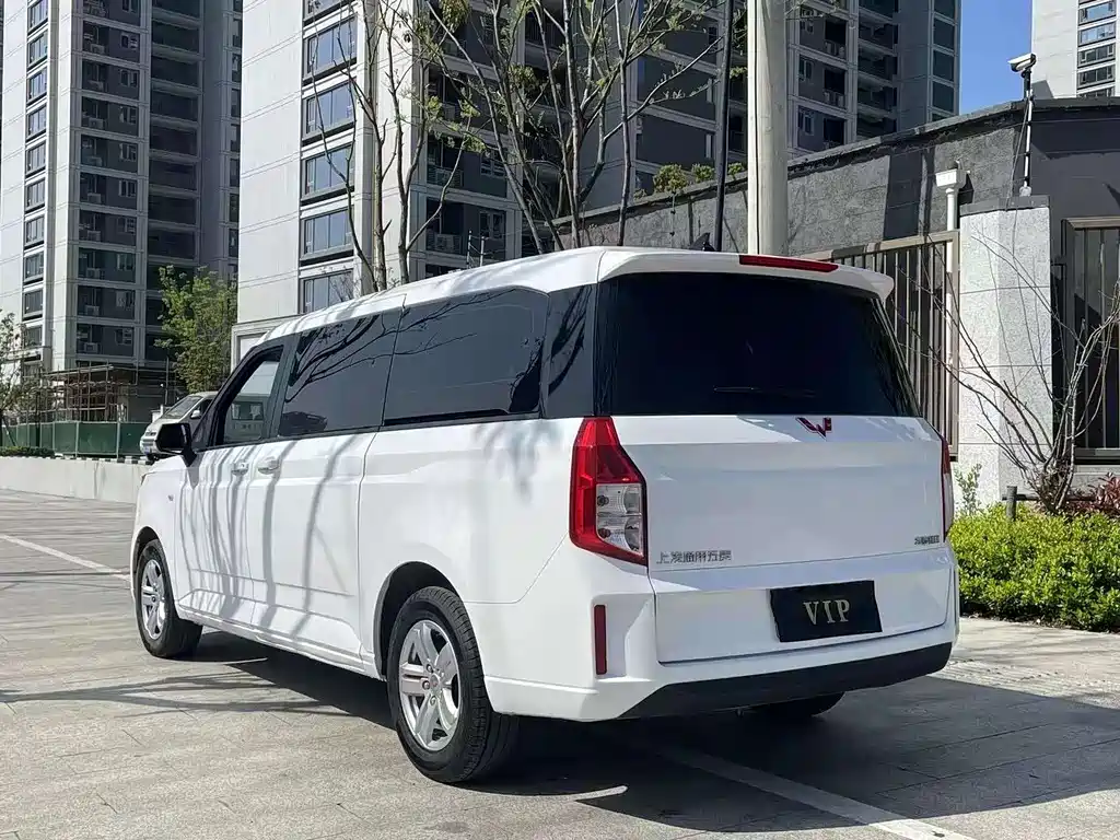 Wuling Journey 1.5 T Manual Luxury