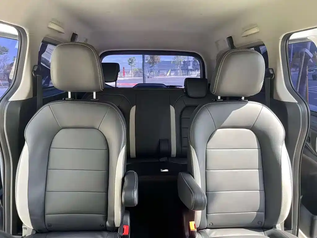 Wuling Journey 1.5 T Manual Luxury