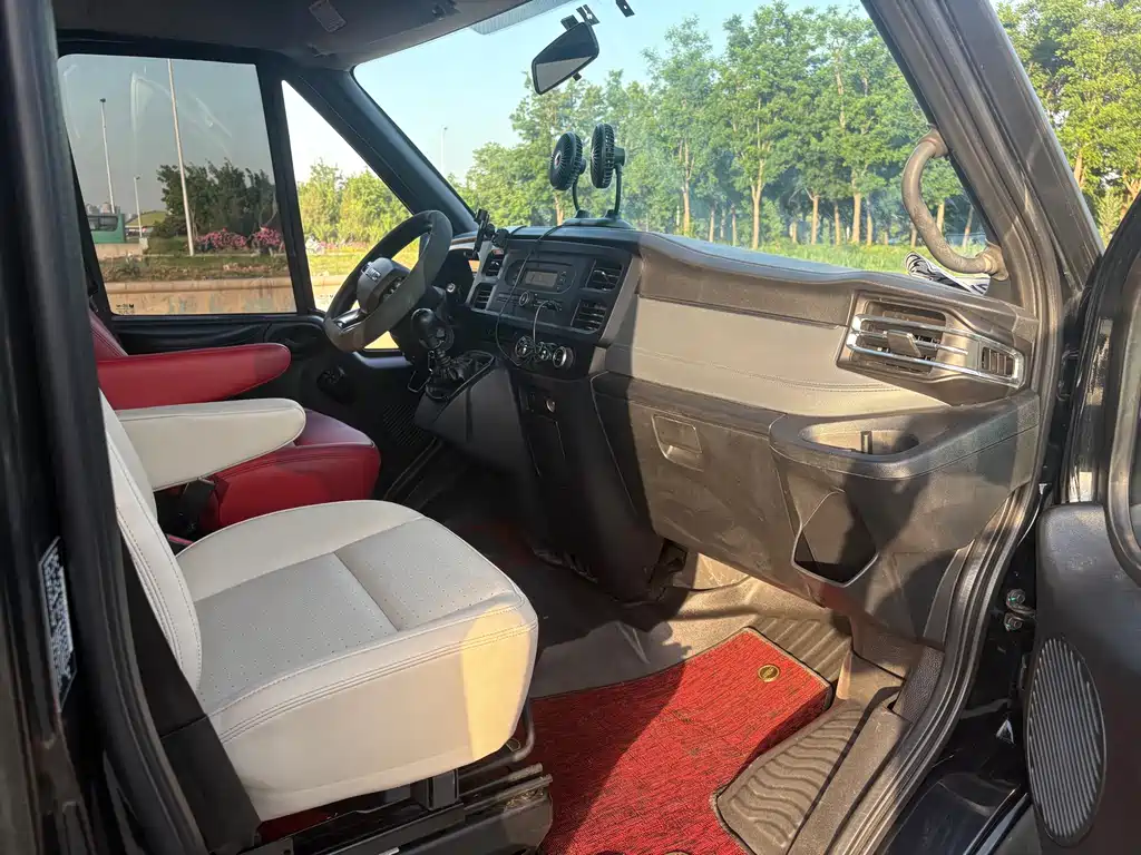 JMC Fushun 2.0 T Manual Multi-purpose Passenger MWB Mid High Roof 6-7-seat