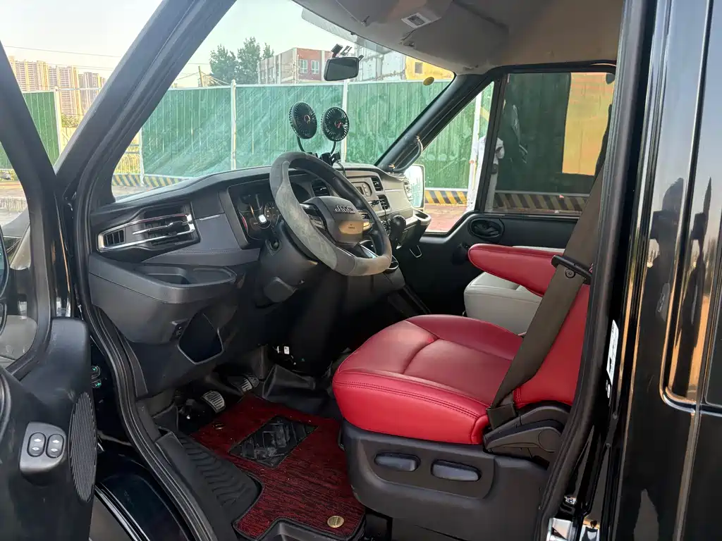 JMC Fushun 2.0 T Manual Multi-purpose Passenger MWB Mid High Roof 6-7-seat