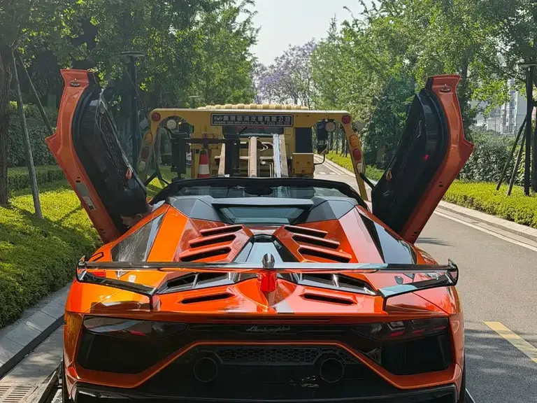 Lamborghini Aventador LP 700-4 Roadster