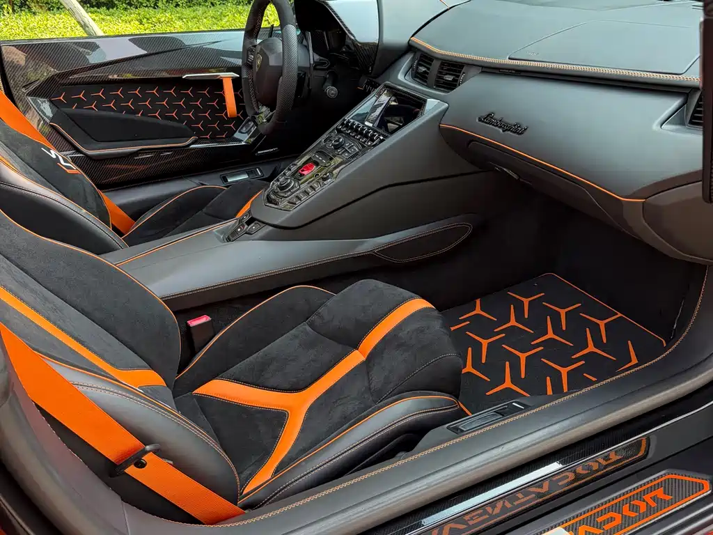 Aventador LP 700-4 Roadster