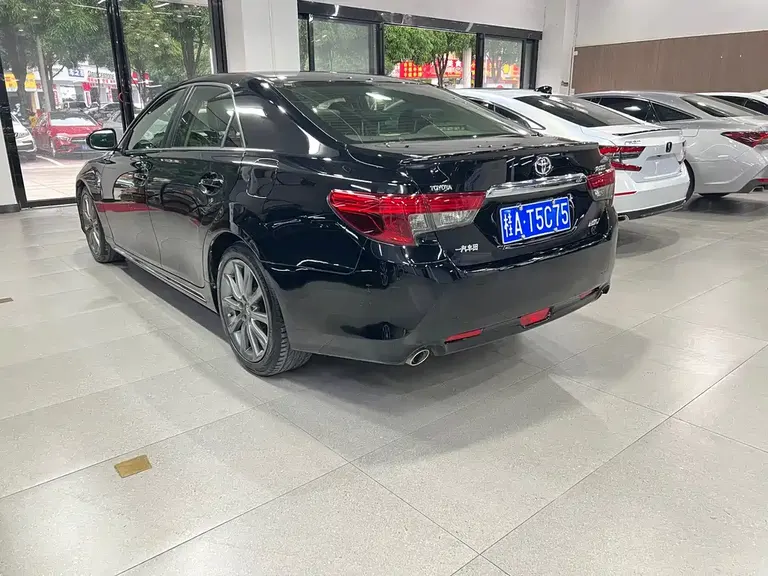 Toyota Mark X 2.5 V Style Sharp