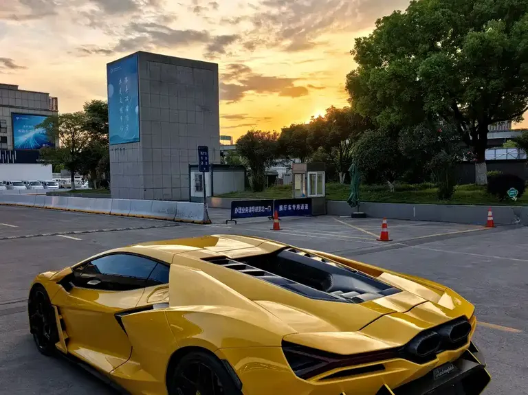 Lamborghini Revuelto 6.5 L PHEV Standard