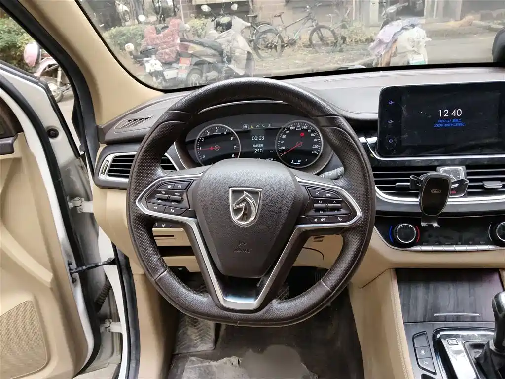 Baojun 730 1.8 L iAMT Premium 7-seat