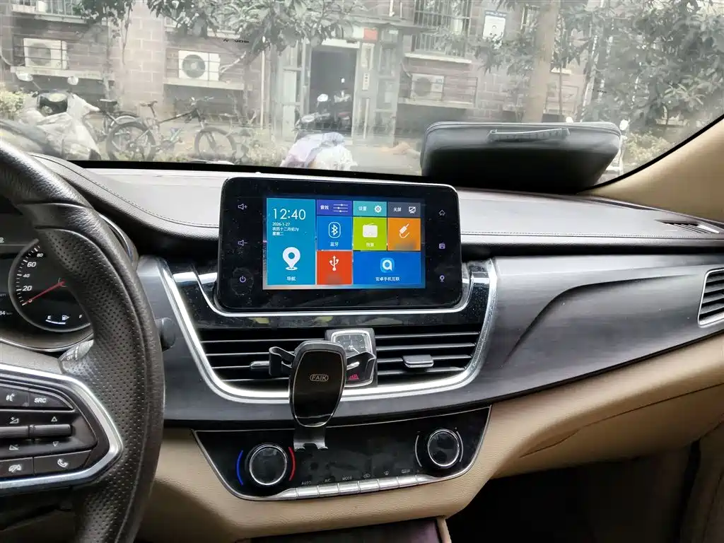 Baojun 730 1.8 L iAMT Premium 7-seat