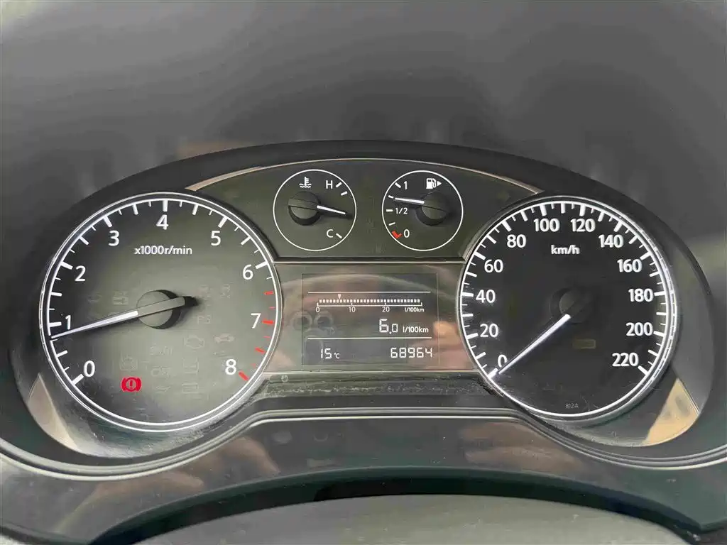 Tiida 1.6 L Manual Intelligent