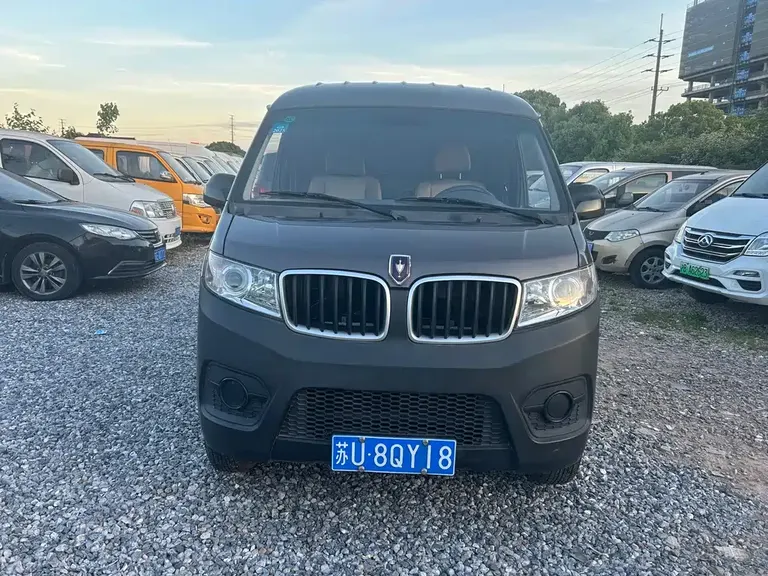 Jinbei Xiaohaishi X30 小海狮X30 2024款 1.5 L 财富型厢货 2/5座 前置空调