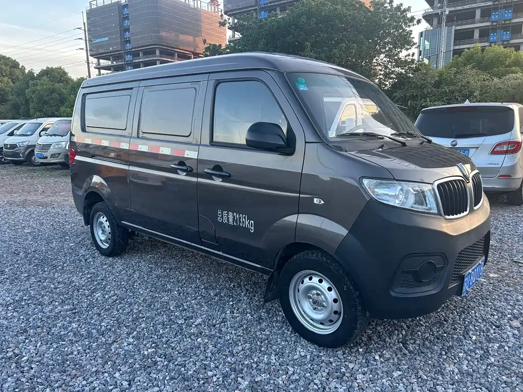 Xiaohaishi X30 小海狮X30 2024款 1.5 L 财富型厢货 2/5座 前置空调