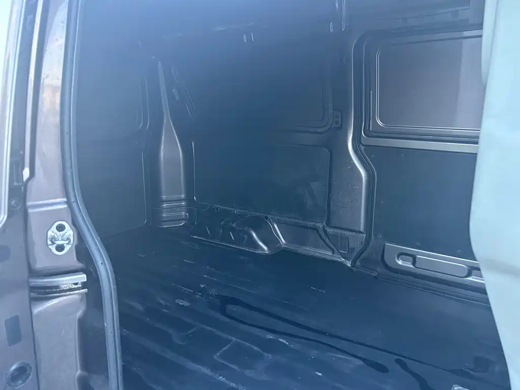 Xiaohaishi X30 小海狮X30 2024款 1.5 L 财富型厢货 2/5座 前置空调