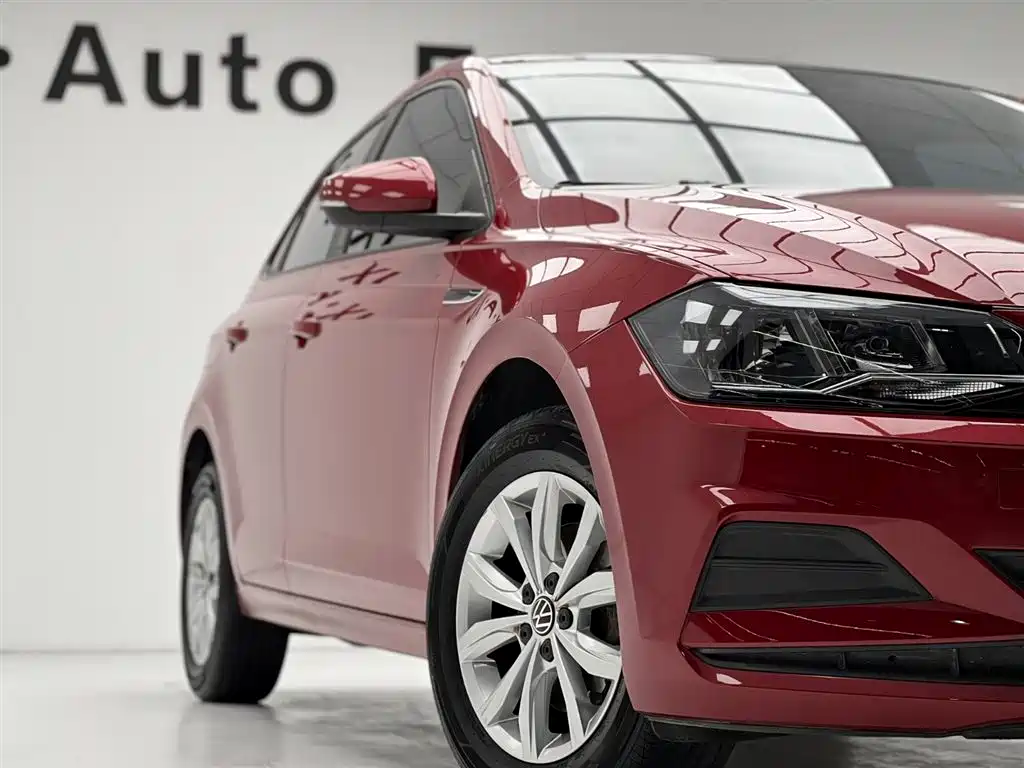 Polo Plus 1.5 L Auto Colorful Tech