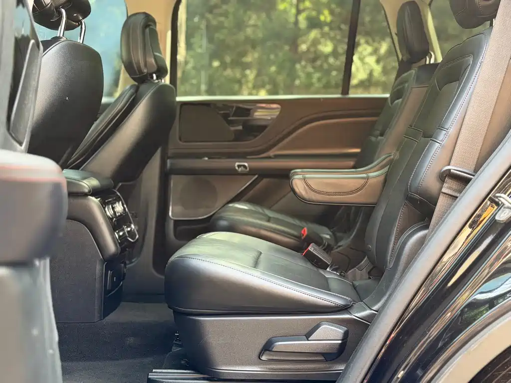Aviator 3.0 T V6 4 WD Premium