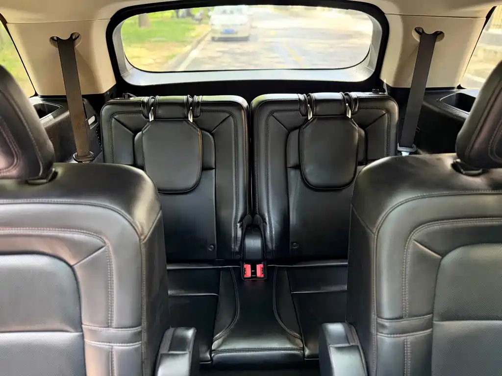 Aviator 3.0 T V6 4 WD Premium