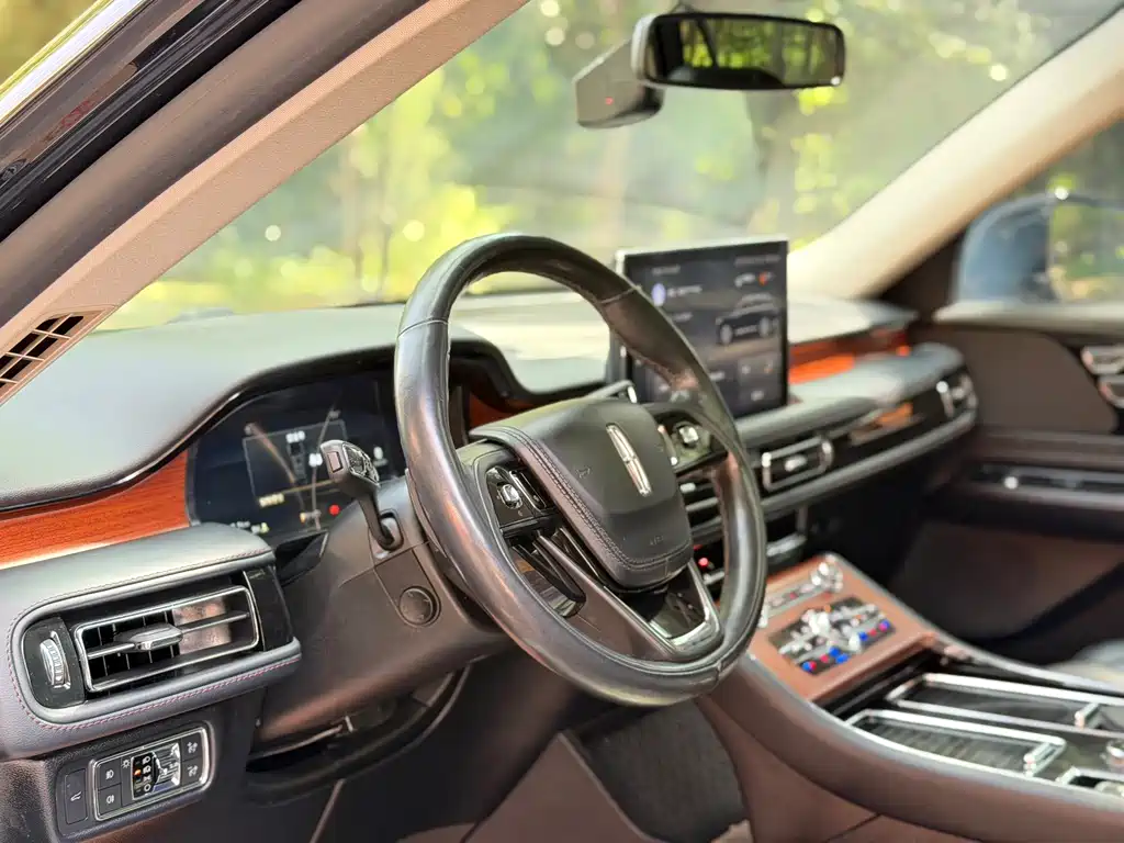 Aviator 3.0 T V6 4 WD Premium