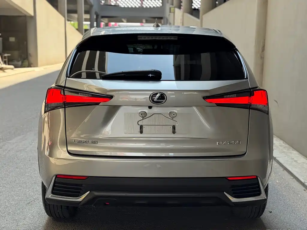 Lexus NX 200 FWD Sharp Travel CN-VI