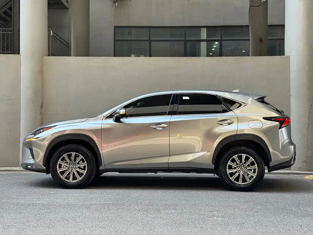 Lexus NX 200 FWD Sharp Travel CN-VI