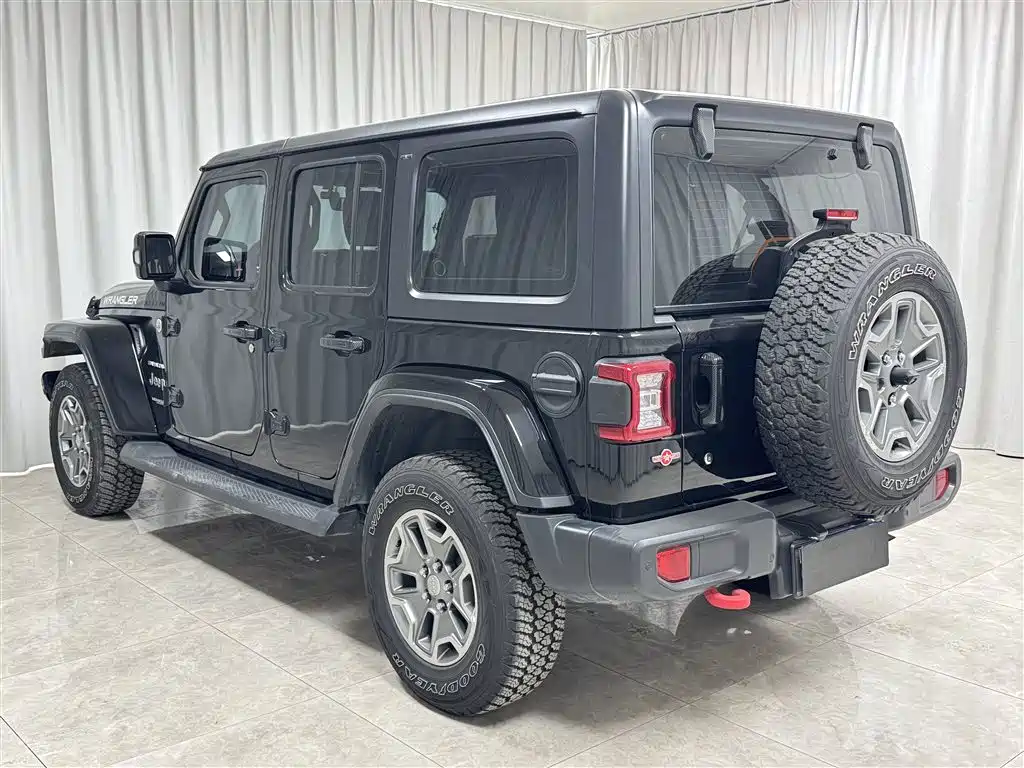 Wrangler 2.0 T Sahara 4-door CN-V