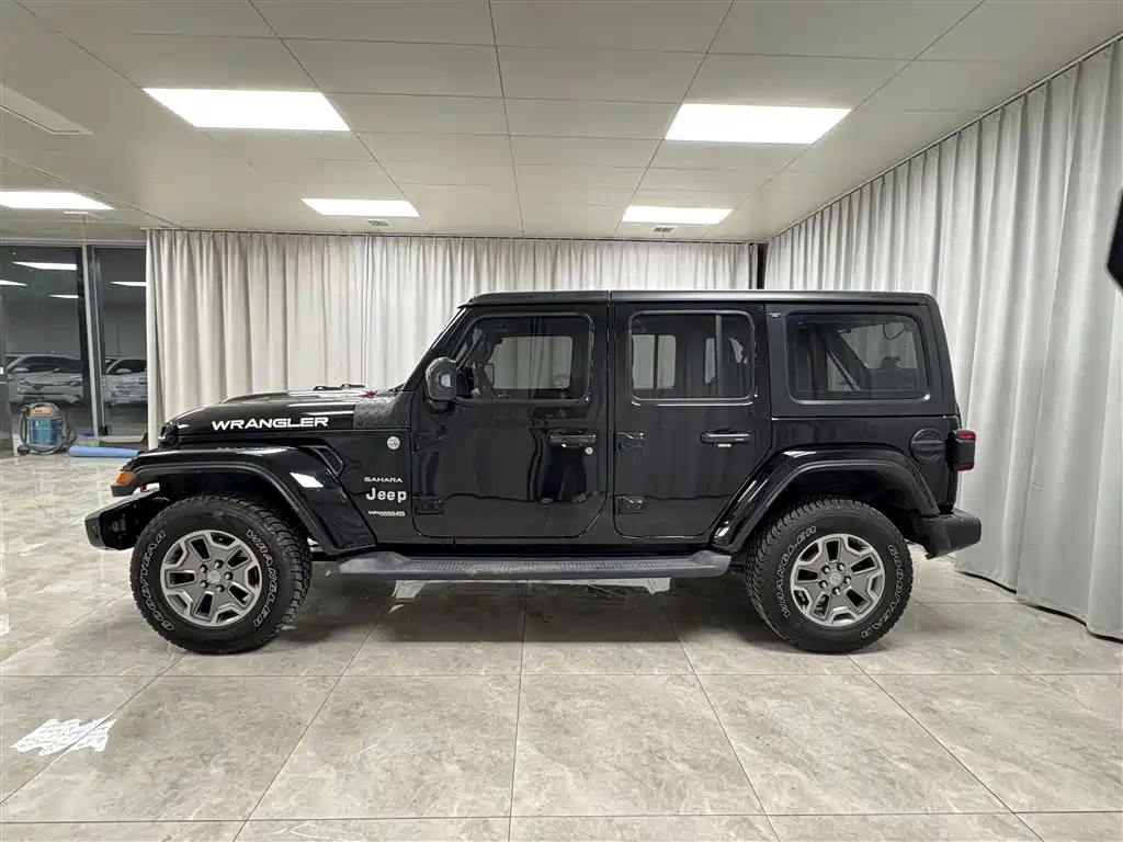 Wrangler 2.0 T Sahara 4-door CN-V