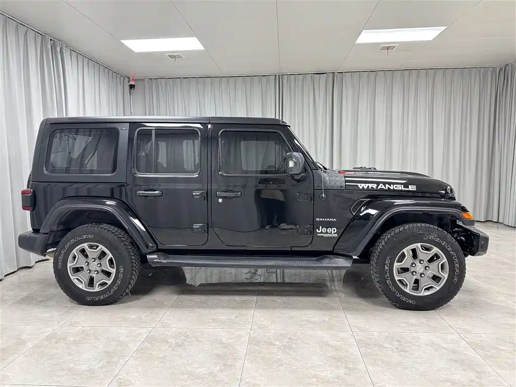 Wrangler 2.0 T Sahara 4-door CN-V