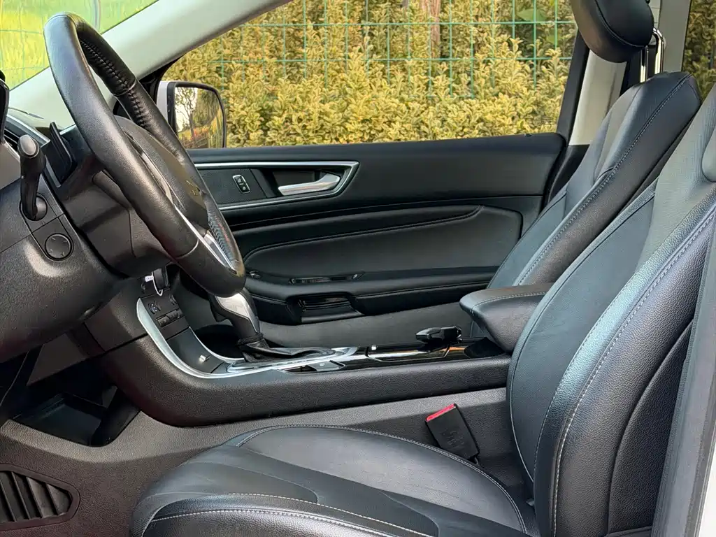 Edge EcoBoost 245 4 WD Supreme Sharp 7-seat