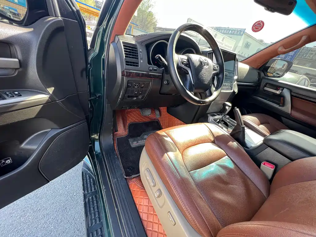 Land Cruiser 4.0 L Auto VX