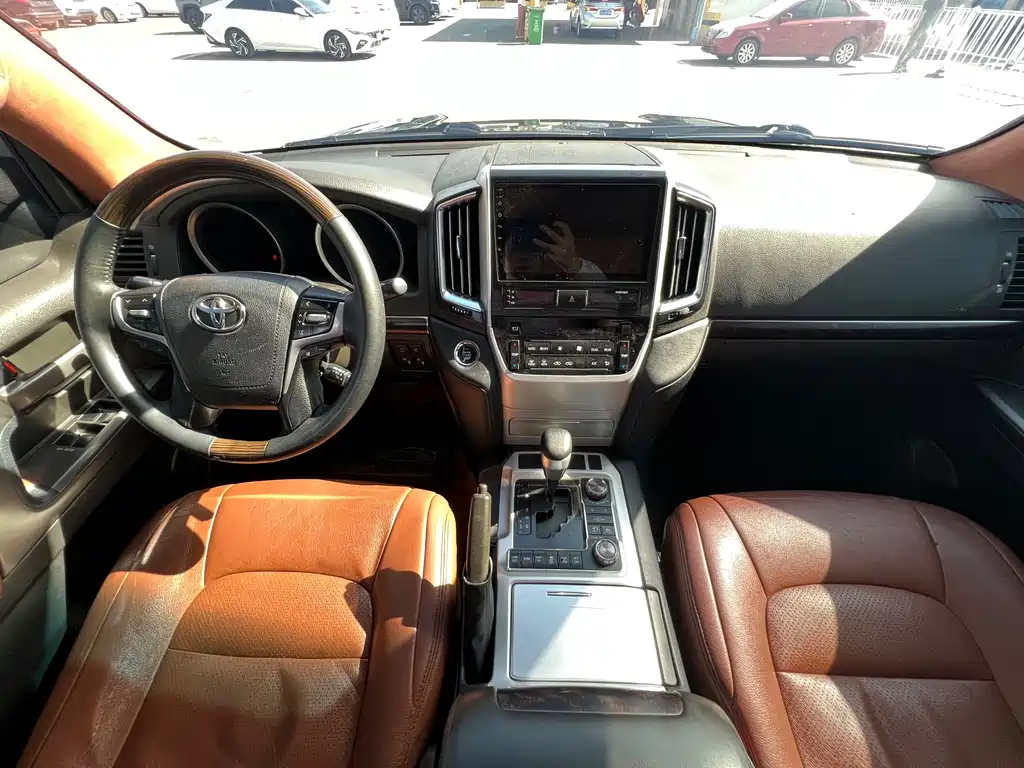 Land Cruiser 4.0 L Auto VX
