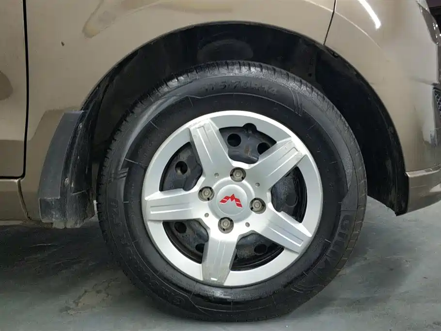 Wuling Hongguang 1.2 L S Basic CN-V