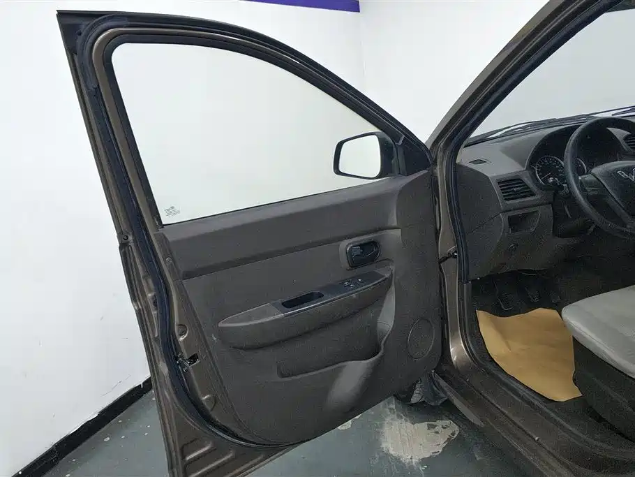 Wuling Hongguang 1.2 L S Basic CN-V