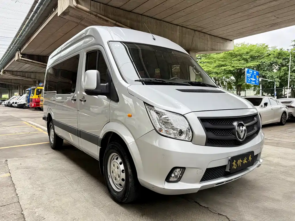 Toano 图雅诺 2023款 吉象多功能 2.0 T手动 长轴中顶 后单胎5/6/7/9座