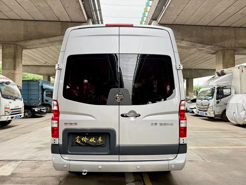 Toano 图雅诺 2023款 吉象多功能 2.0 T手动 长轴中顶 后单胎5/6/7/9座