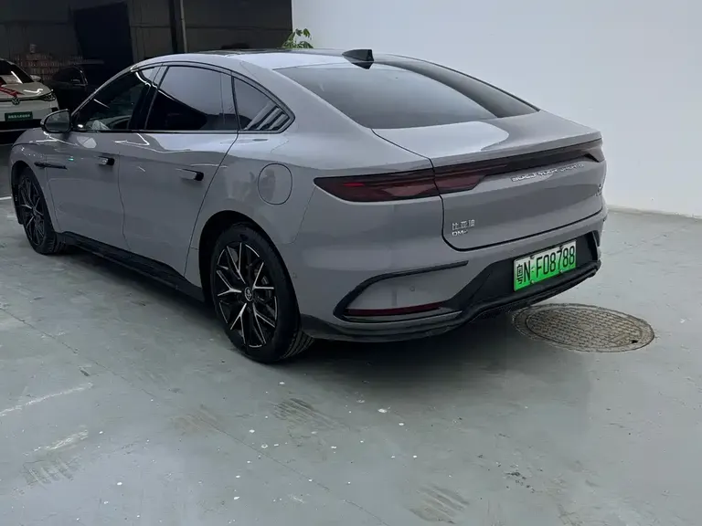 BYD Han DM-i Smart Drive 125 KM Honored