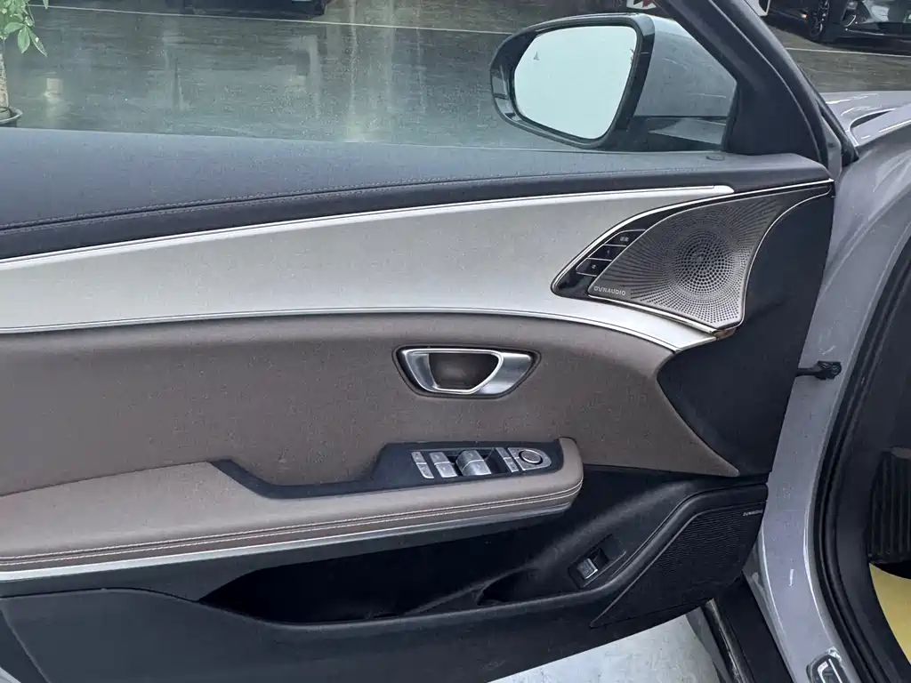 Han DM-i Smart Drive 125 KM Honored