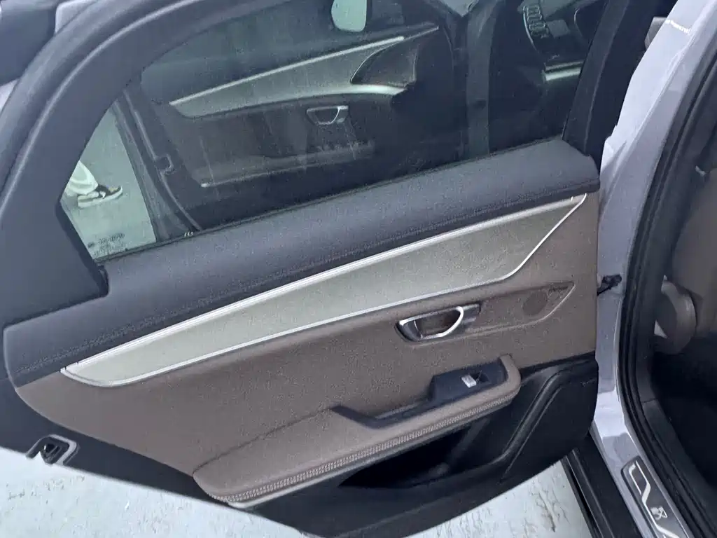 Han DM-i Smart Drive 125 KM Honored