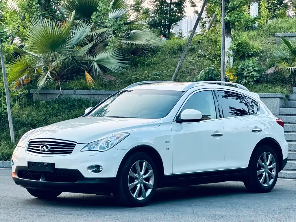 Infiniti QX50 (Import) 2.5 L 2 WD Grace