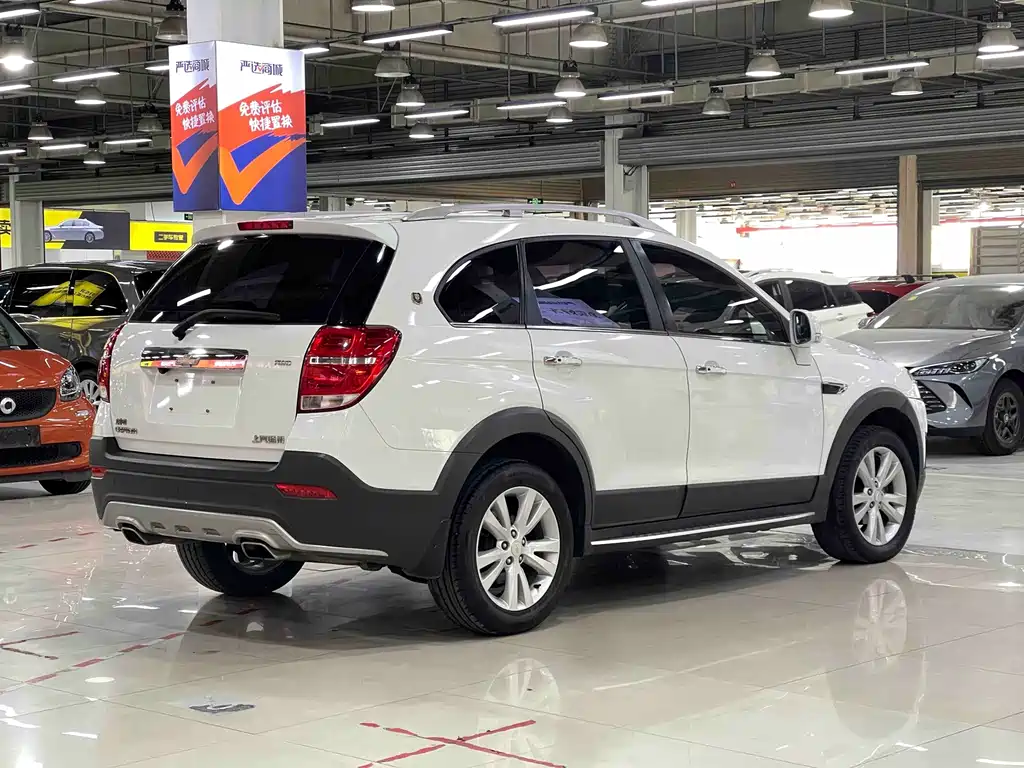Captiva 2.4 L 4 WD Flagship 7-seat