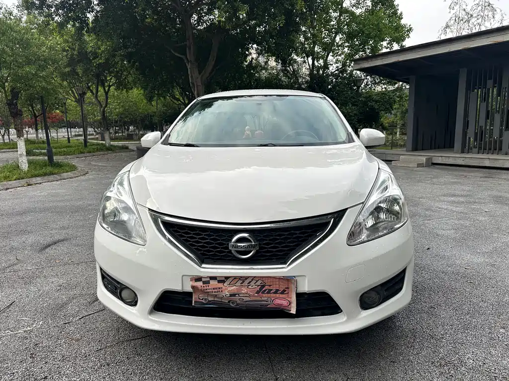 Tiida 1.6 L CVT Comfort