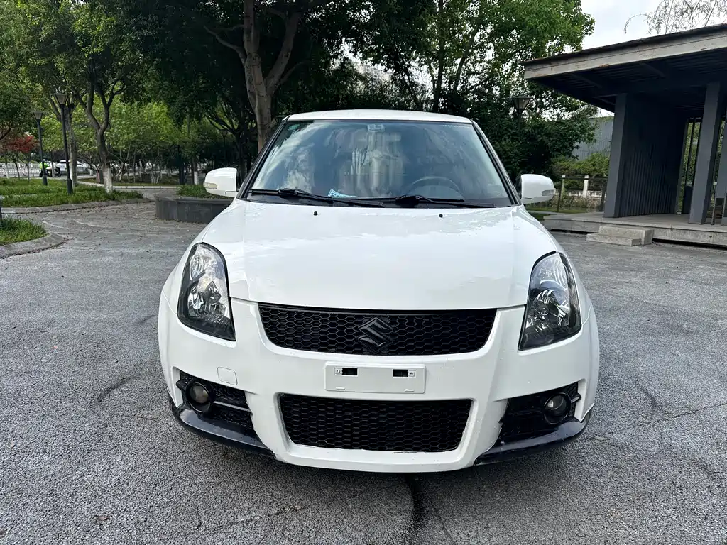 Swift 1.5 L Auto Standard