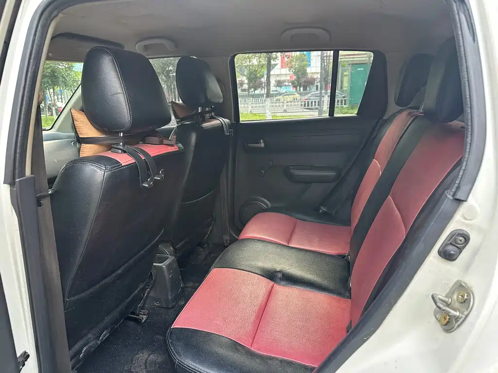 Swift 1.5 L Auto Standard