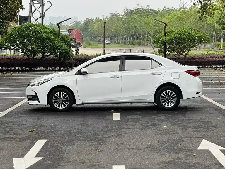 Toyota Corolla Facelift 1.2 T S-CVT GL