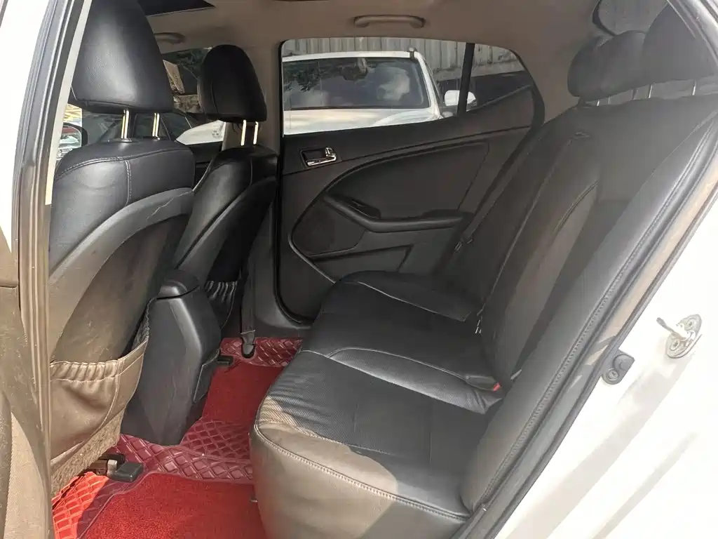 Kia K5 2.0 L Auto Luxury